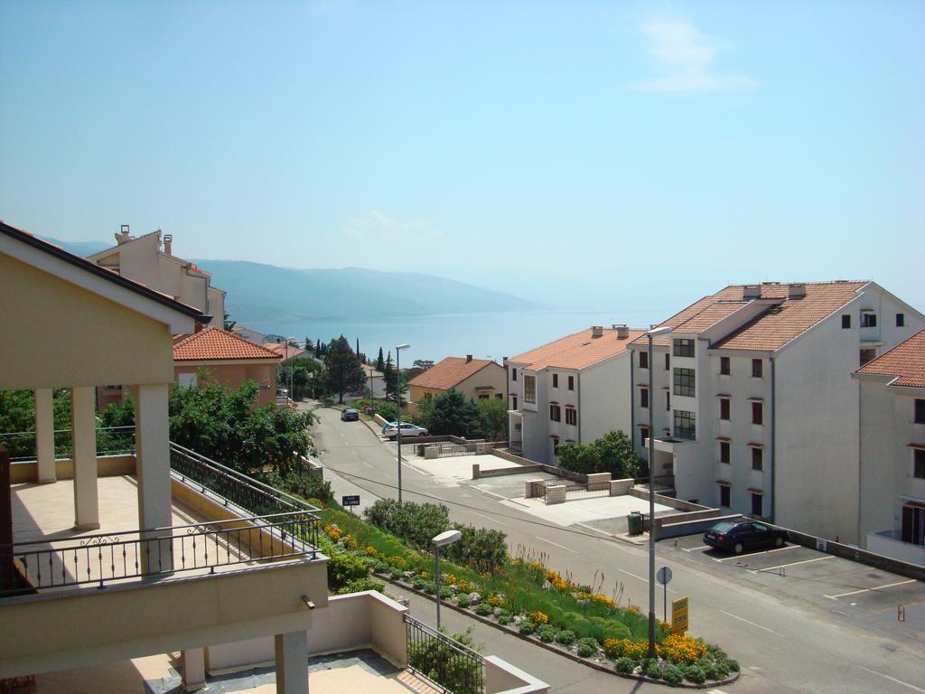 Apartments Klara Novi Vinodolski Exteriör bild